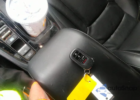 2024 Honda Accord Hybrid Sport-L z USA, uszkodzony, nr VIN 1HGCY2F73RA076150